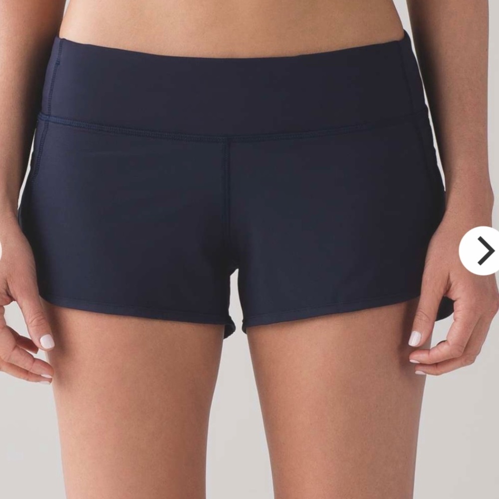 Lululemon size 4 speed low-rise short 4-way stretch 2.5”